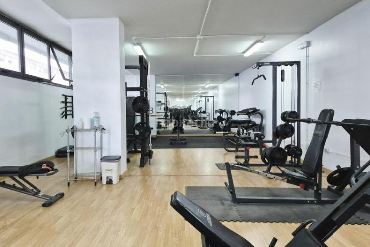 Piso edifici residencial blau cel de 3 hab con terraza 12 m2 sur 2 piscinas, gimnasio, conserjeria y mas en Terrassa