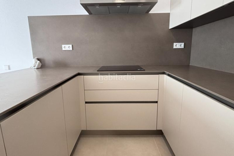 Casa en carrer de las navas de tolosa 87 exclusiva casa a estrenar con piscina privada en Terrassa