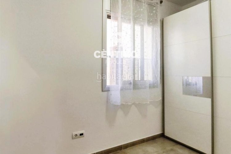 Piso planta baja seminueva de 3 hab con patio 60 m2 sur en francesc macia en Terrassa
