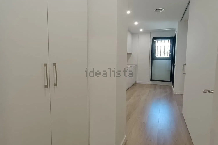 Piso en calle Transversal, 181