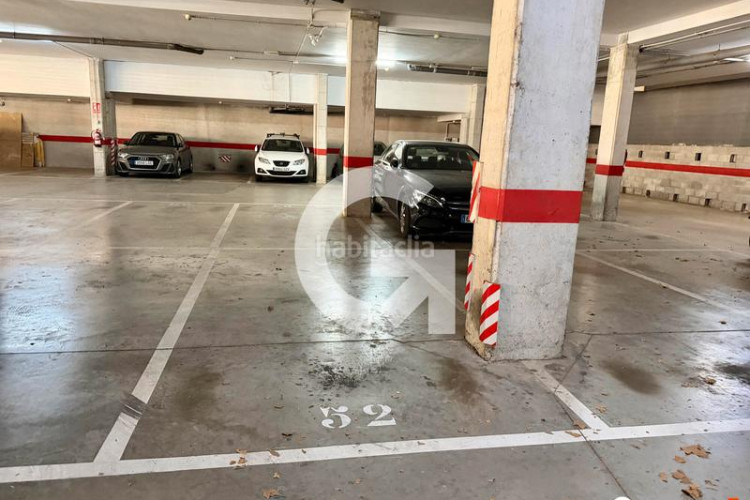 Piso impecable piso con balcon en Torre - Sana Terrassa