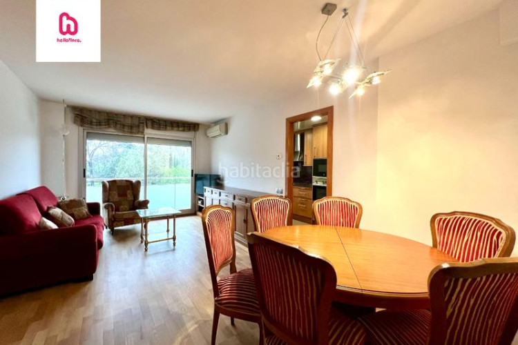 Piso  de 3 habitaciones con 2 balcones y vistas al parque sant jordi en Terrassa