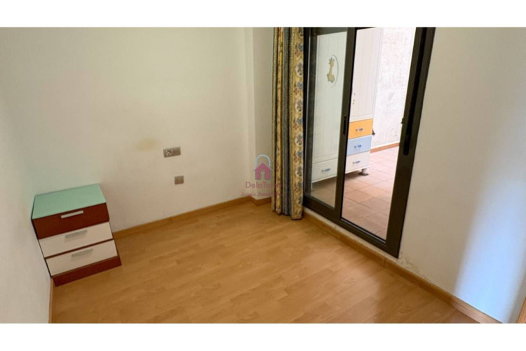 Poetesa Capara, Sant Pere Nord