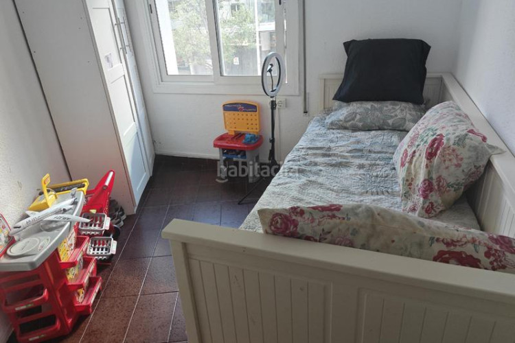 Piso a lado de la oficna del soc en La Cogullada Terrassa