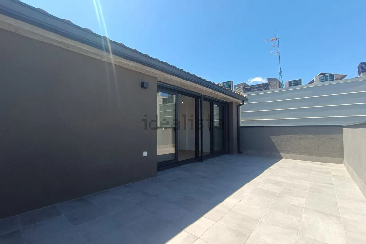 Dúplex en Carrer Transversal, 181