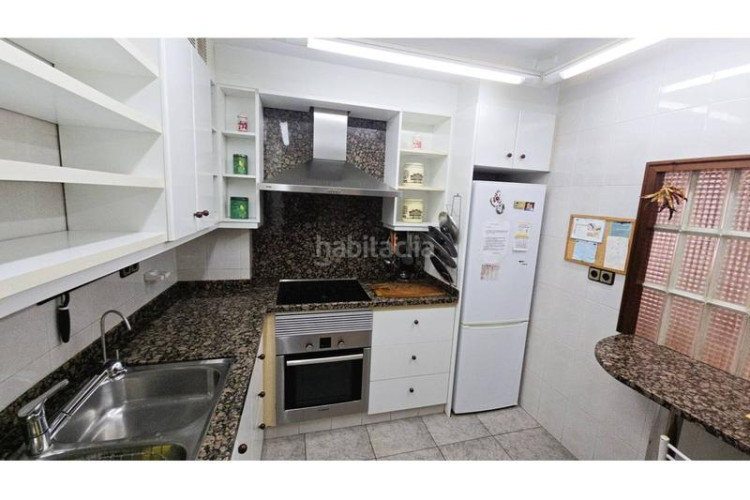Piso oportunidad piso tipo casa gran garaje y terraza en Terrassa