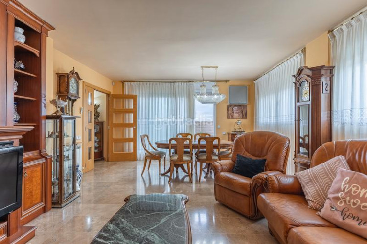 Ático  dúplex con terrazas y vistas panorámicas a un paso del centro , plaza de parking incluida en Terrassa