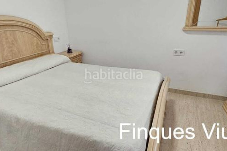 Piso  en planta baja totalmente actualizado 3 hb. con patio y parking en Terrassa