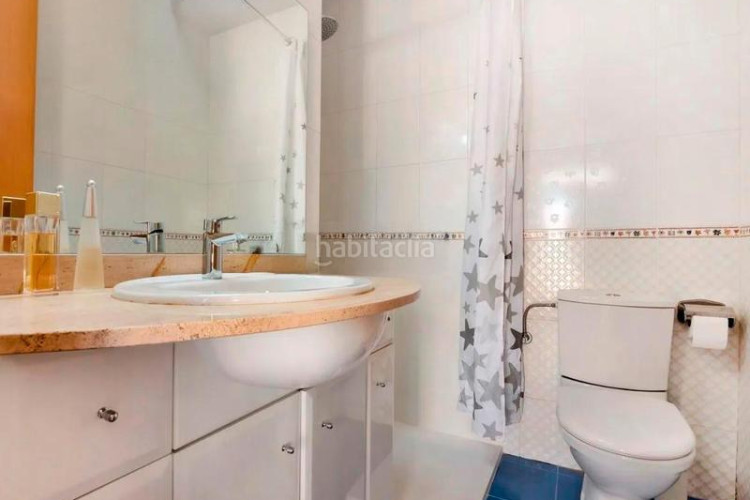 Dúplex en carrer de miquel vives 5 exclusivo duplex: salón-comedor, cocina, 4 habitaciones, 3 baños, terraza, pk y trastero en Terrassa