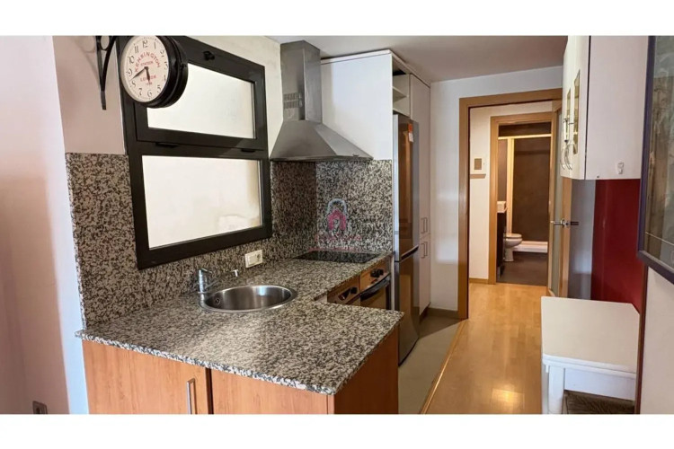 Piso en calle de la Poetessa Caparà