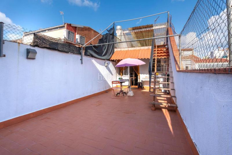 Casa  143 m2 amb pati 40 m2 sud i garatge per 2 cotxes en Terrassa