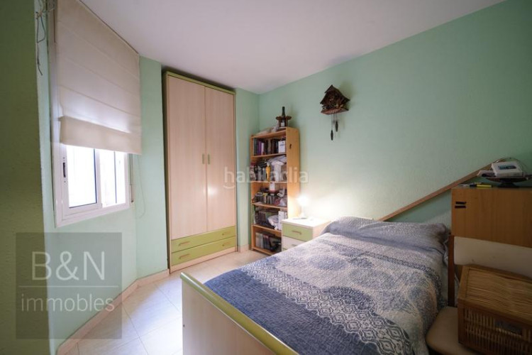 Piso un hogar de tres habitaciones, balcón, plaza de parking y trastero en Terrassa