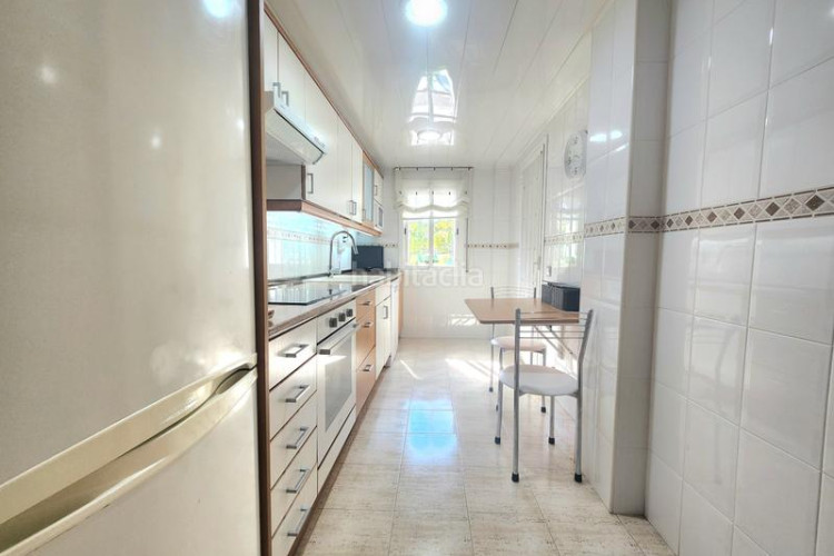 Piso 3 dormitorios, piscina, parking y trastero en Terrassa