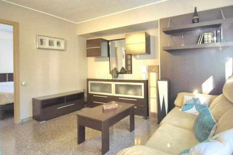 Piso cantoner de 115 m2 amb 4 hab i 2 banys al carrer faraday a 100 metres de la plaça del progres en Terrassa