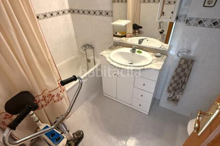 Dúplex ático dúplex, 4 habs.+ 3 wc, ascensor, parking y 2 terrazas. en Terrassa