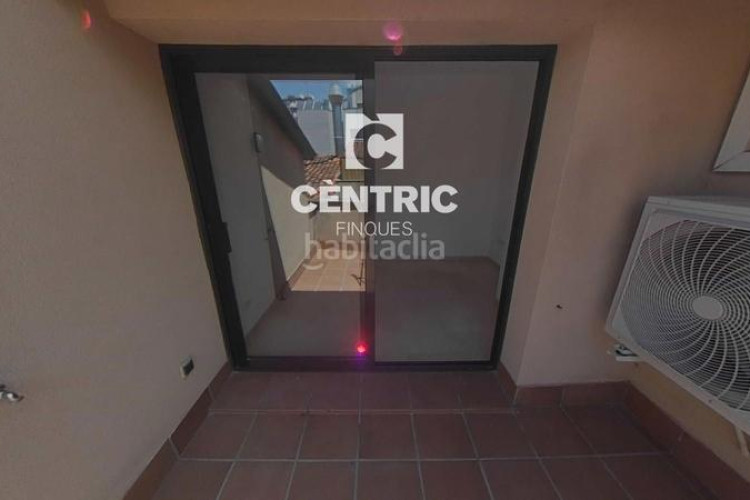 Dúplex piso reformado con 3 habitaciones y alquiler activo inversión con recorrido! en Terrassa