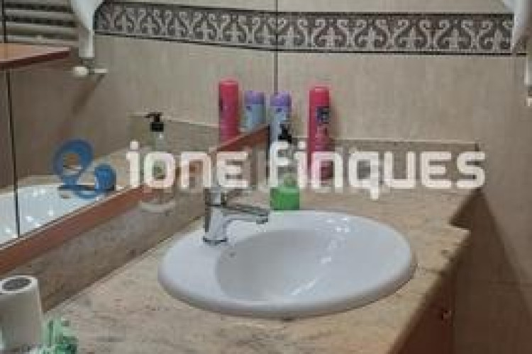 Piso ione finques ofrece en Can Parellada Terrassa