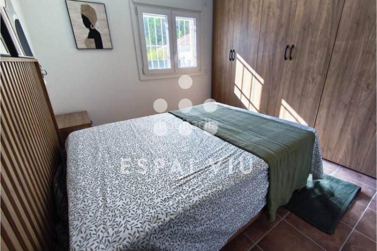 Casa adorable casita con jardín recién reformada. en Terrassa