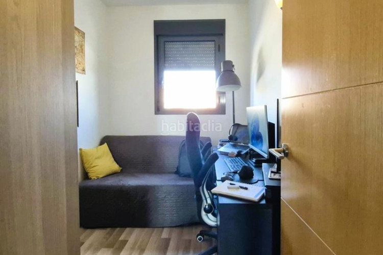 Piso edifici residencial blau cel de 3 hab con terraza 12 m2 sur 2 piscinas, gimnasio, conserjeria y mas en Terrassa