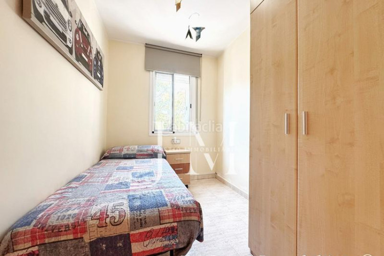 Piso oportunidad única: piso con piscina, parking y trastero en Terrassa