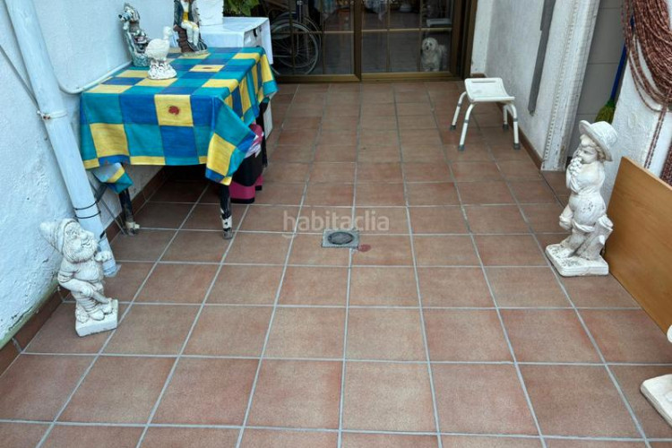 Casa adosada zona de Can Palet. casa adosada de 3hab. + 1lav. + patio + terraza en Terrassa