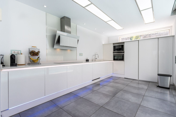  PJ SUISSA, DE, Can Parellada