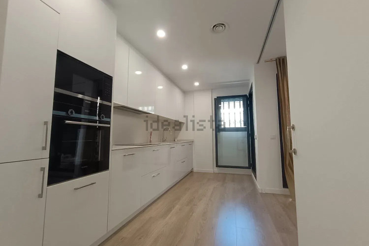 Piso en calle Transversal, 181