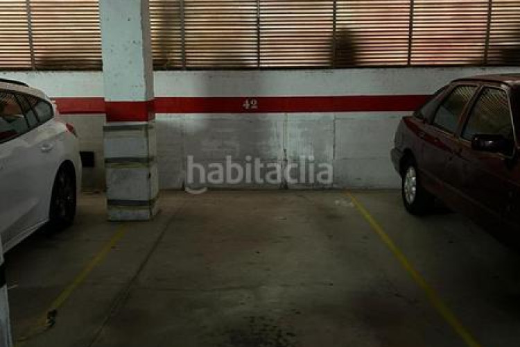 Piso pis ampli amb i pàrquing a la grípia en Les Arenes - La Grípia - Can Montllor Terrassa
