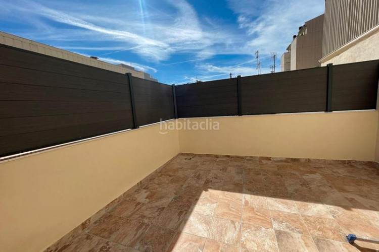 Dúplex zona de Ca n'Aurell. duplex de obra nueva de 3habs. + 1lav. + terraza en Terrassa