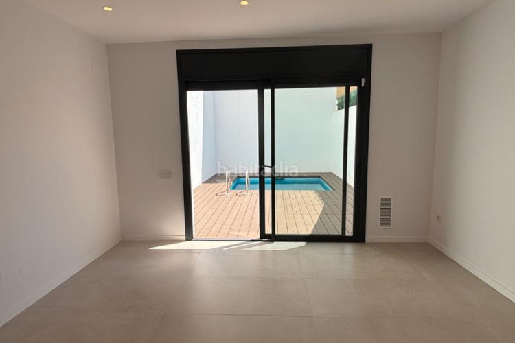 Casa en carrer de las navas de tolosa 87 exclusiva casa a estrenar con piscina privada en Terrassa