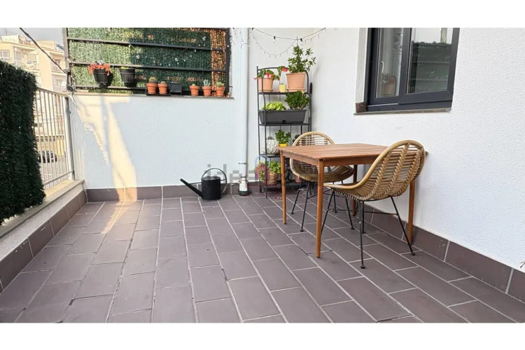 Chalet pareado en carretera de Rellinars