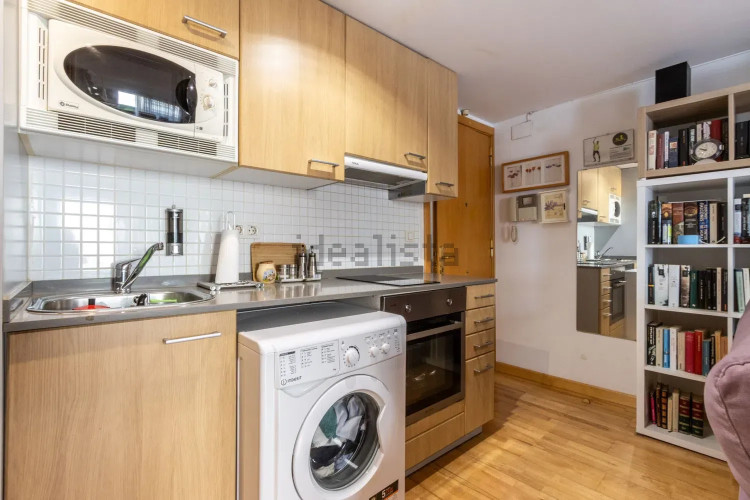 Piso en calle de Garcia Humet, 33