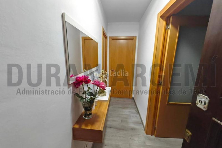Casa  dos viviendas independientes en venta en la gripia les arenes en Terrassa