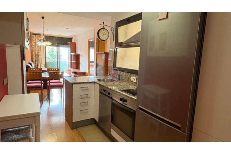 Poetesa Capara, Sant Pere Nord