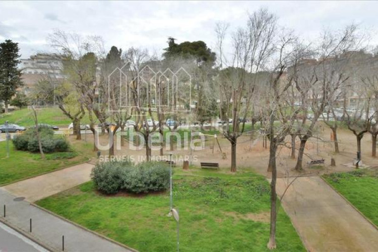 Dúplex piso con gran terraza ! en Cementiri Vell Terrassa