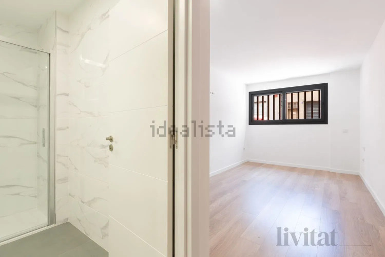 Piso en calle Transversal, 181