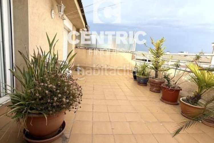 Dúplex ático dúplex en venta con 4 habitaciones estudio en Terrassa