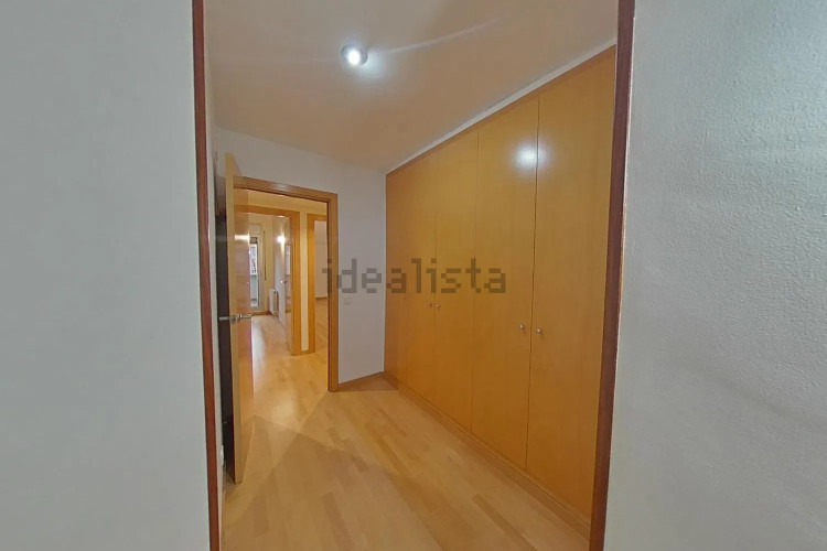 ESPECTACULAR DÚPLEX DE 4DORMITORIOS+3BAÑOS +BALCON+TERRAZA + PARKING (17M).