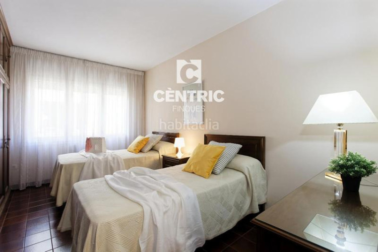 Piso  espacioso y luminoso en ca naurell con una ubicación inmejorable! en Terrassa
