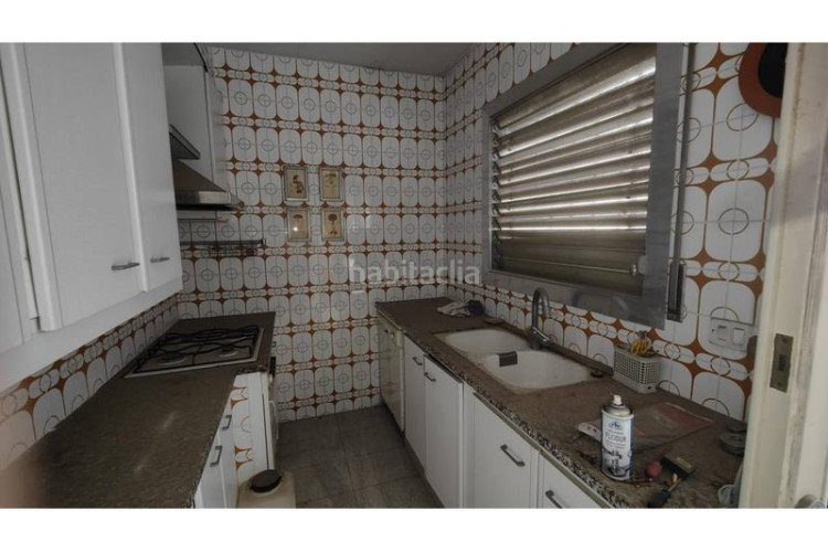Casa adosada venta casa adosada a reformar con muchas posibilidades. en Terrassa