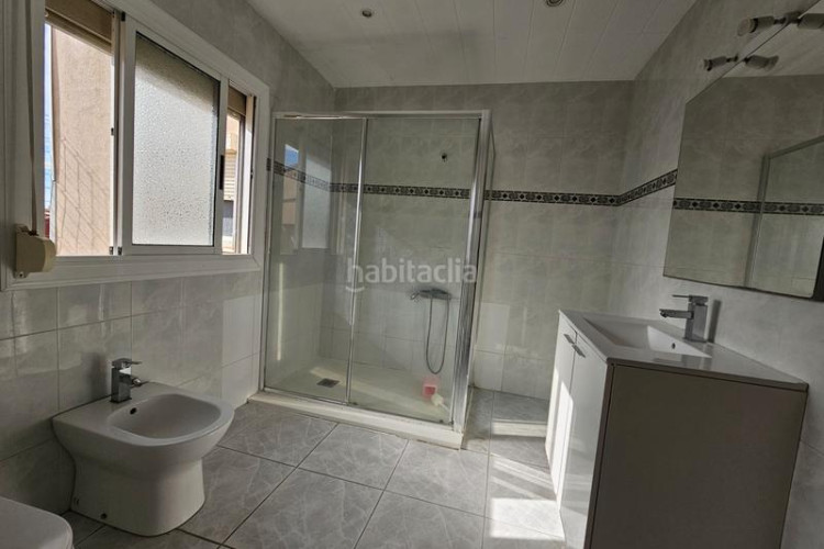 Piso amplio piso muy soleado en La Maurina Terrassa