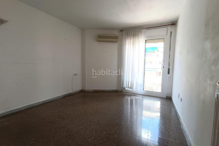 Piso  de 4hab junto plaza lluis companys!!! en Terrassa