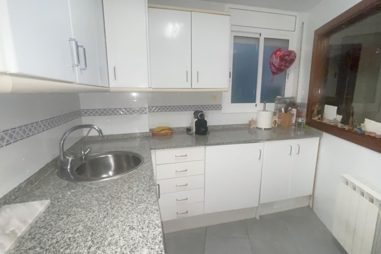 Plau00E7a del Mestre Serrat, Sant Pere