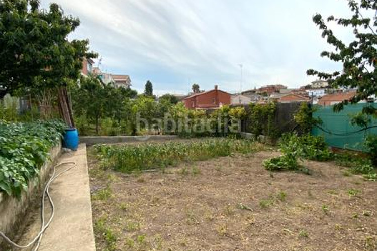 Chalet  bifamiliar ubicado en Can Parellada en Terrassa
