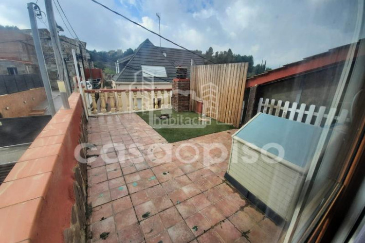Casa adosada chalet independiente en Les Martines en Terrassa