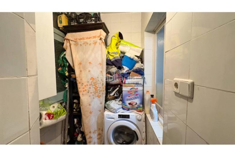 Piso  en venta tocando a passeig 22 juliol de 70m construidos de 3 habitaciones con ascensor y salida a balcón. en Terrassa