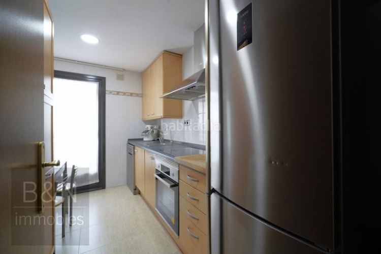 Piso te vas a enamorar de su carácter! amplio, luminoso, con zona comunitaria y plaza de párquing con trastero en Terrassa