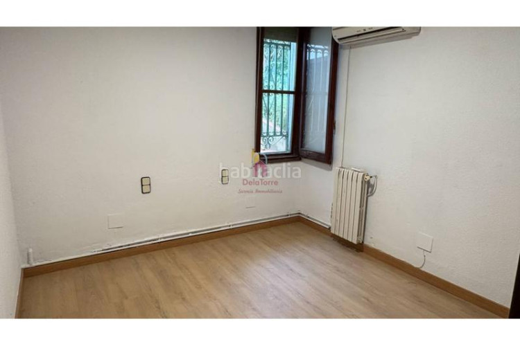 Casa  de 200m construidos en venta a 4 vientos en la urbanización font de lespardenya, en Terrassa