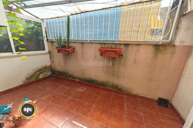 Casa dos viviendas independientes en una sola casa en la gripia – les arenes en Terrassa