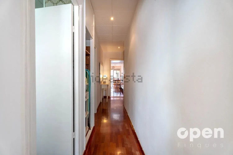 Chalet adosado en calle de Pau Claris